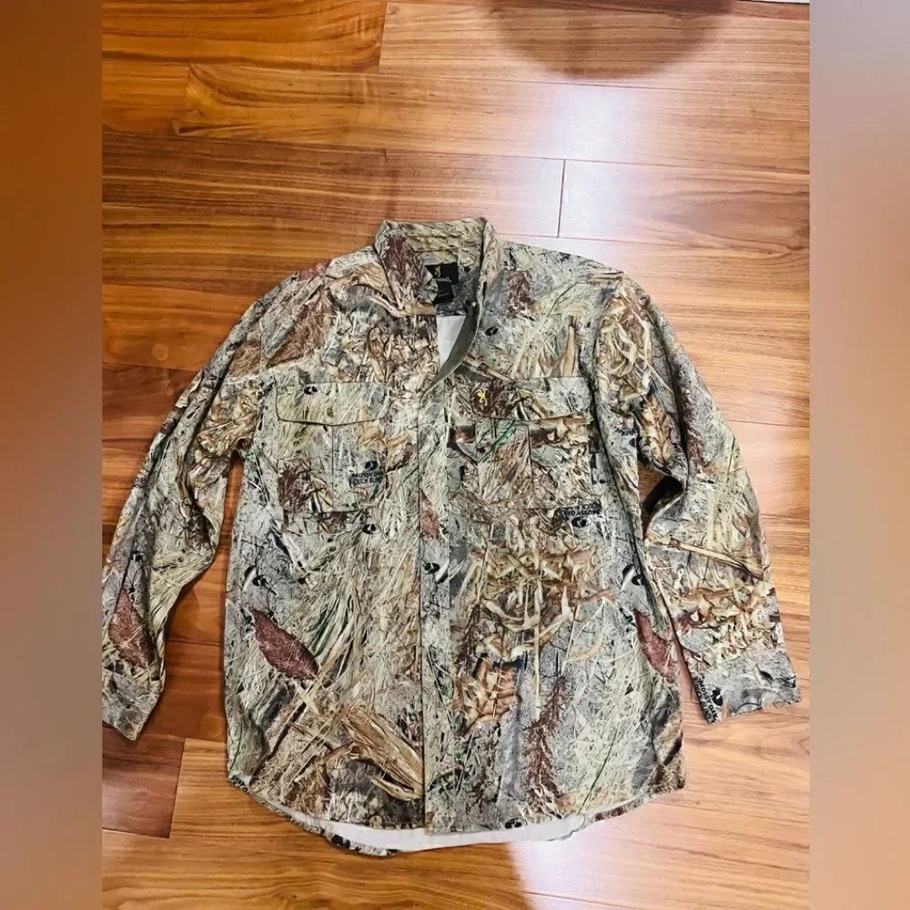 Browning hunting shirt, perfect condition, size large